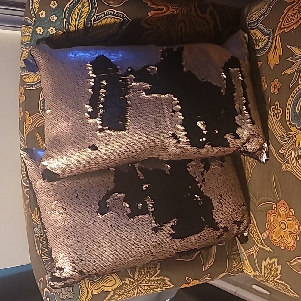 NEW AVIVA STANOFF MERMAID SEQUINED GOLD SILVER LUXURY DOWN PILLOWS BUNDLE